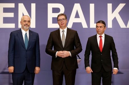 Vuçiq: “Open Balkan iu ofron liri njerëzve”