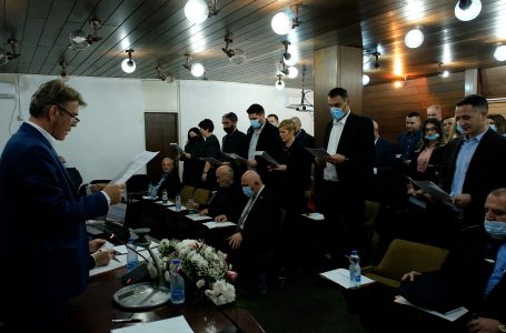 Mbahet seanca solemne e legjislaturës së re të kuvendit të komunës së Gjakovës
