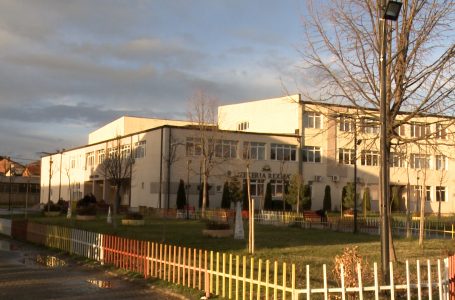 Shumë pak prindër kanë pranuar që të vaksinohen fëmijët në shkolla