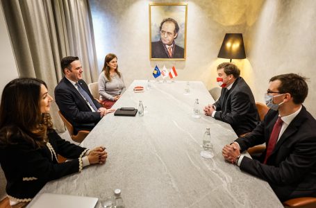Abdixhiku takon ambasadorin austriak, diskutojnë për zhvillimet aktuale në Kosovë