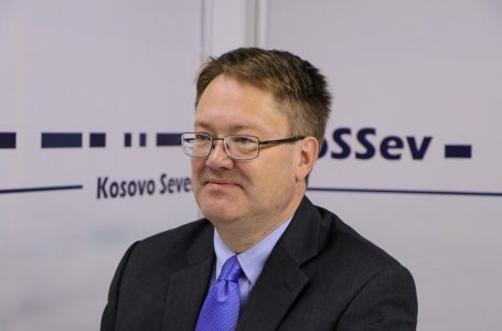 Abbott: NATO ndërhyri në Kosovë për ta parandaluar një fatkeqësi humanitare