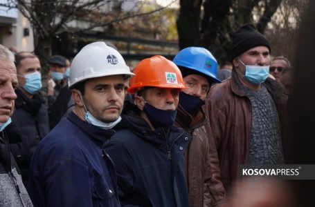 Protestojnë punëtorët e KEK-ut, kanë pesë kërkesa