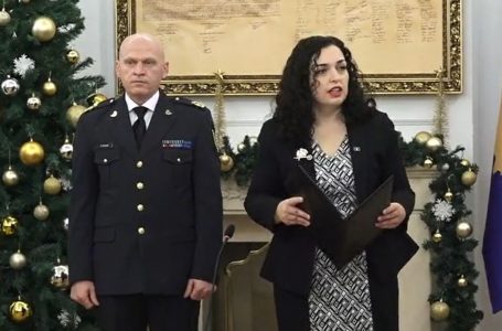 Presidentja Osmani e gradon komandantin e FSK-së, Bashkim Jasharin në Gjenerallejtënant