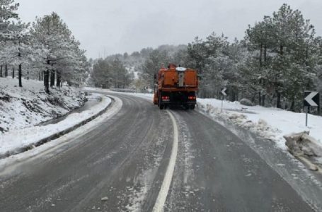 Kjo është gjendja e rrugëve pas reshjeve të borës