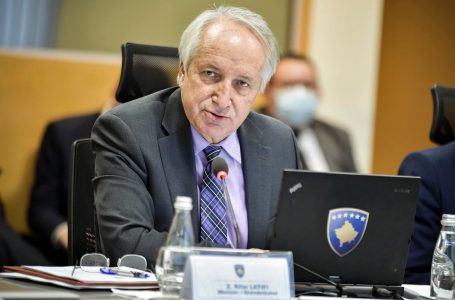 Latifi publikon gjetjet dhe të arriturat sa ishte në krye të Shëndetësisë: Dorëheqja, vendimi më i vështirë në jetën time