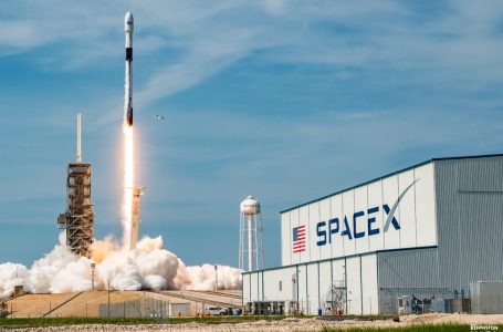 SpaceX ka lëshuar teleskopin e NASA-s për të vëzhguar vrimat e zeza