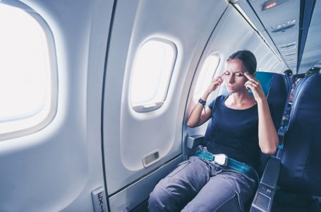 Fobi nga fluturimet, ja ç’duhet të bëni nëse ju kap papritur një atak paniku në avion