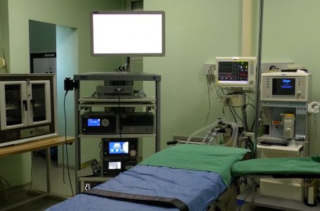 Rifunksionalizohet pajisja e laparaskopit në spitalin e Gjakovës “Isa Grezda”