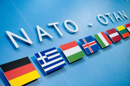 NATO lëshon deklaratë pas invazionit të Ukrainës: Rusia do ta paguajë një çmim të lartë ekonomik dhe politik