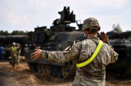 Trupat amerikane zbarkojnë në Poloni: Gati për çdo skenar lufte