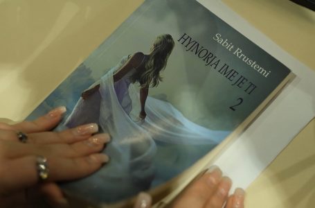 Dashuria gjen kuptim në vargjet e Sabit Rrustemit