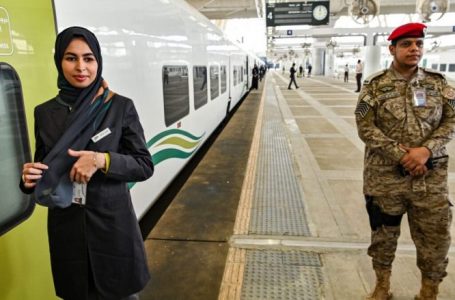 28 mijë gra dëshirojnë të punojnë si shofere të trenit në Arabinë Saudite