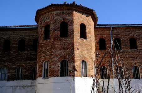 Pritet të restaurohet kulla më e madhe në Kosovë, kulla e familjes Kryeziu