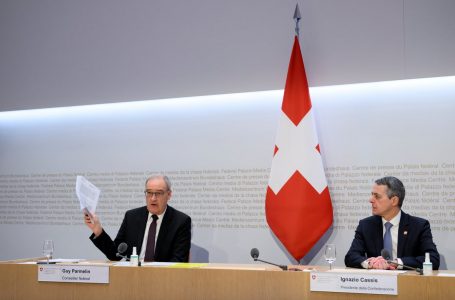 Zvicra del nga neutraliteti dhe i bashkohet nismës për sanksione kundër Rusisë