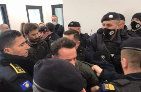 Policia arreston Dardan Molliqajn dhe aktivistët tjerë të PSD-së