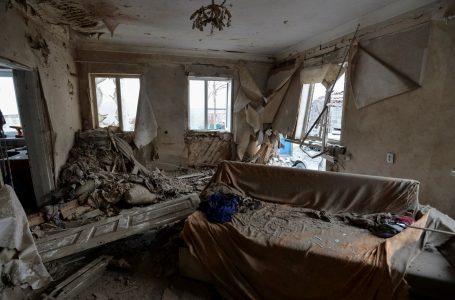 Ukraina vazhdon të sulmohet: 137 të vrarë dhe mbi 100 mijë të larguar nga shtëpitë e tyre