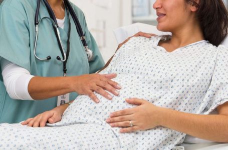 12 gra shtatzëna me COVID-19 po trajtohen në Gjinekologji