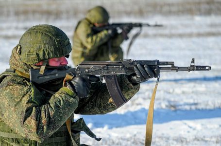 Rreth 18 mijë armë iu dhanë rezervistëve ukrainas vetëm në rajonin e Kievit