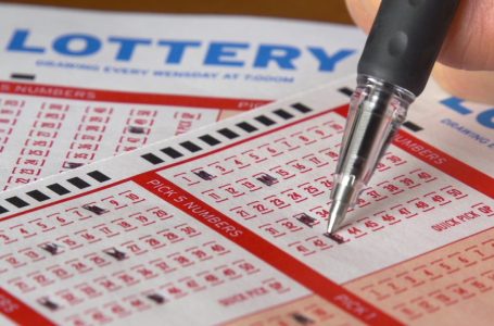 Përdori të njëjtat numra lotarie për 16 vjet, fiton mbi 264 mijë dollarë