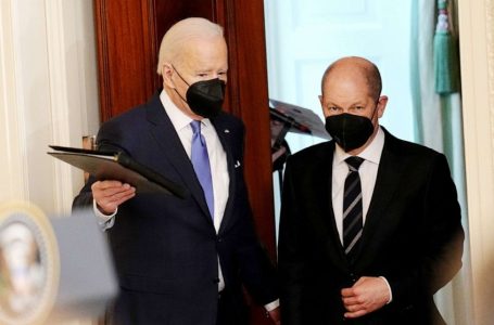 Çështja e Ukrainës, Biden bisedë telefonike me kancelarin gjerman Scholz