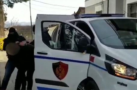​Trafikonte armë drejt Kosovës, arrestohet 34-vjeçari nga Tropoja