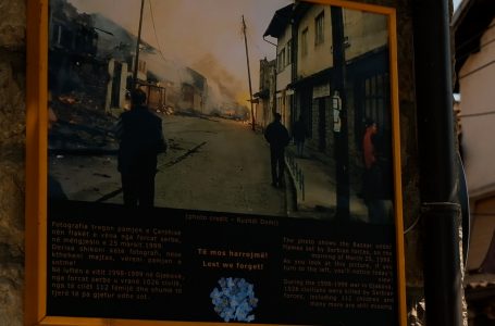 Ruzhdi Domi, mes flakësh kishte fotografuar e xhiruar Çarshinë e vjetër më 25 mars 1999