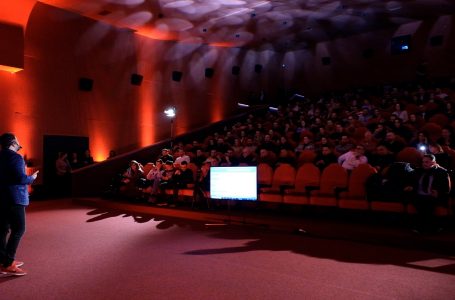 Ermal Mamaqi mysafir në KINO “Hyrije Hana”