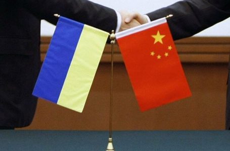 Kina ofron 1.57 milionë dollarë ndihmë për Ukrainën