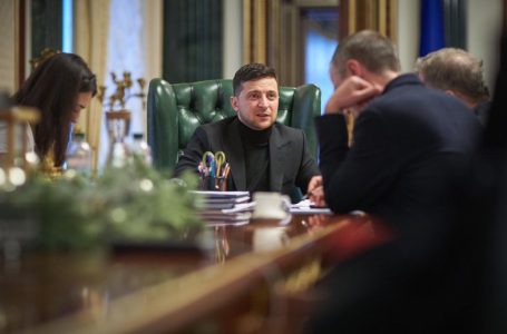 Zelensky, bisedon me kryeministrin e Izraelit