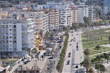 Pasojat e luftës, rusët dhe polakët anulojnë blerjet e banesave në jug