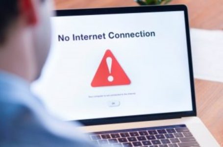 Propaganda dhe sulmet kibernetike, Rusia po izolohet prej shërbimeve kryesore të internetit