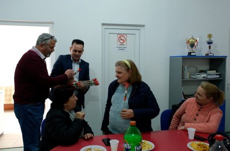 Shoqata e të verbërve në Gjakovë festuan 8 Marsin me aktivitete të ndryshme