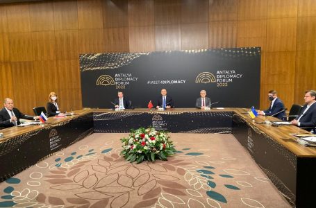 Si shkuan bisedimet? Ministri ukrainas deklarohet pas takimit me Lavrov