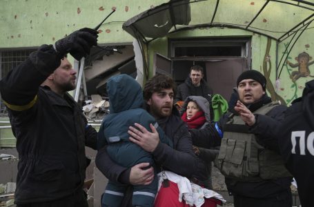 Franca, Turqia dhe Greqia do të evakuojnë civilët e mbetur në Mariupol