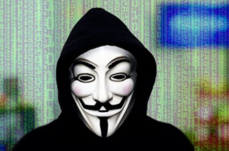 Anonymous pretendon se ka hakuar stacionet televizive ruse
