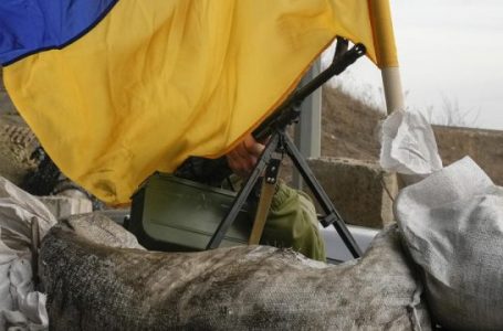 Forcat ukrainase rimarrin ‘kontrollin e plotë’ të qytetit afër Kievit