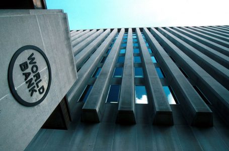 Banka Botërore ndan mbi 720 milionë dollarë për Ukrainën