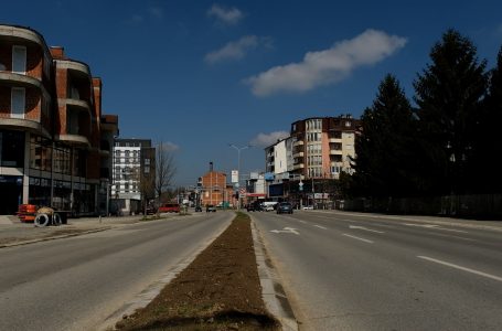 Mbyllen dy pjesë të rrugës tranzite ku ndalohej kthimi gjysmërrethor