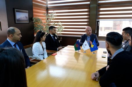 Në prag të ditës ndërkombëtare të romëve një delegacion rom nga Gjakova takohet me kryetarin Gjini