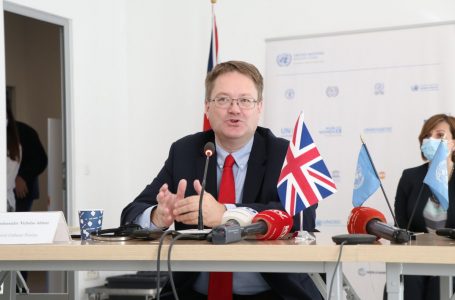 Ambasadori britanik uron Bajramin