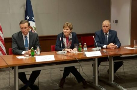 Senatorët amerikanë sot vizitojnë Kosovën, takohen me Osmanin dhe Kurtin