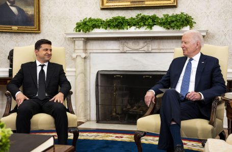 Zelensky shpreson se Biden do të vizitojë së shpejti Ukrainën
