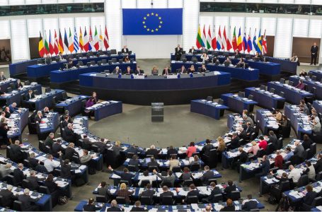 Skandali “Qatargate”, Hungaria bën thirrje për shpërndarjen e Parlamentit Evropian