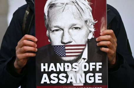 Anglia vendos ekstradimin e Julian Assange në SHBA