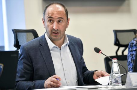 Ministri Aliu raporton në Komisionin për Mjedis