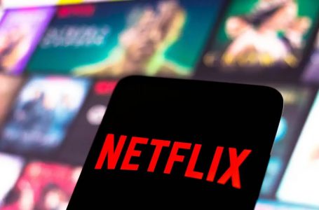 Për herë të parë në 10 vjet, Netflix shënon rënie të numrit të abonentëve