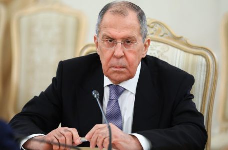 Lavrov: Rusia nuk do të përdorë armë bërthamore