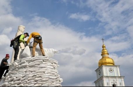 UNESCO: Mbi 50 vende historike të Ukrainës janë dëmtuar