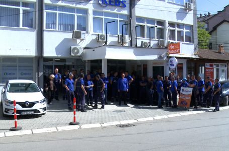 Punëtorët e KEDS-it edhe sot në grevë
