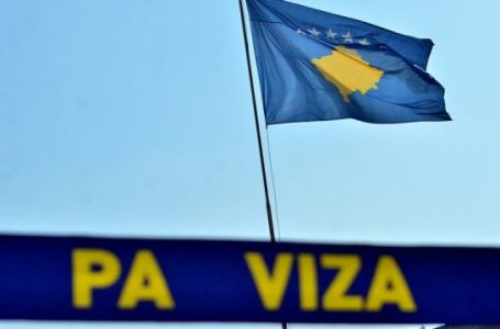 Zyrtarja e BE-së nis peticion për liberalizim vizash për Kosovën